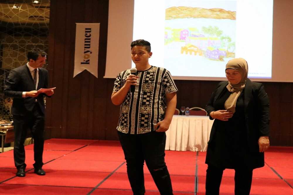 Los ganadores del concurso de pintura fueron premiados con una ceremonia - Koyuncu Sal